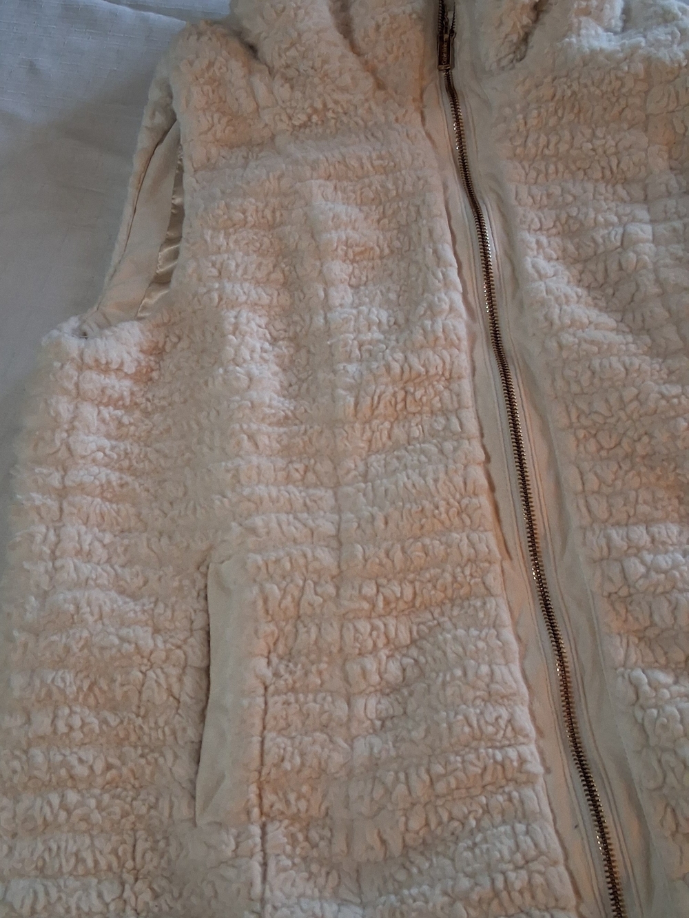 Calvin Klein Cream Fleece Vest with Silver Logo Chain M 260912